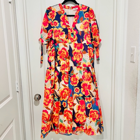 NWOT Avara Floral Polkadot Tiered Maxi Dress Short Sleeve with Tie Sz. Medium - Picture 2 of 11